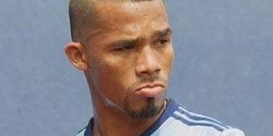 米兰考察委内瑞拉绞肉机，19岁曾加盟曼城，西甲球队愿五折出售