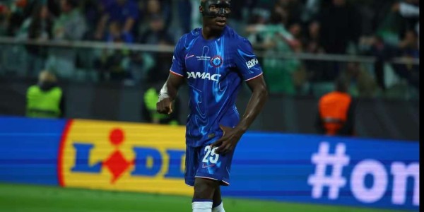 1.15亿转会费打水漂？23岁凯塞多落选金球奖惹众怒，蓝军真核被谁黑了