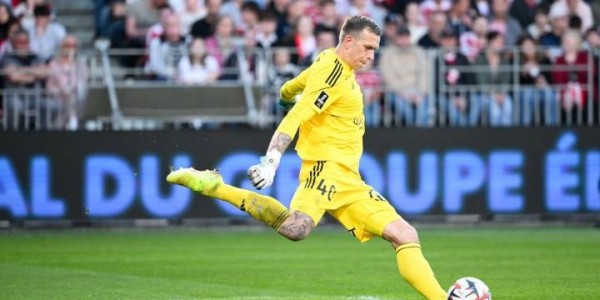 队报：维拉接近签下布雷斯特门将比佐特，上赛季法甲出场32次